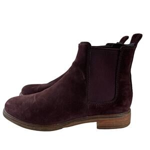 Clarks Women’s Burgundy Suede Chelsea Ankle Boots Old Money Aesthetic Size 8.5